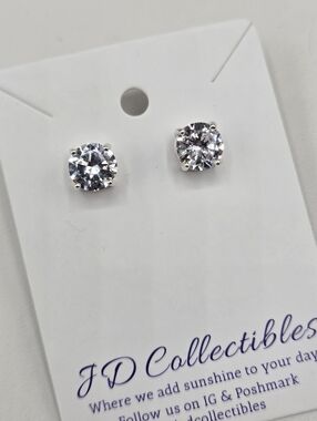 Swarovski Crystal Elements Silver Solitaire Stud Earrings Clear Round Bridal